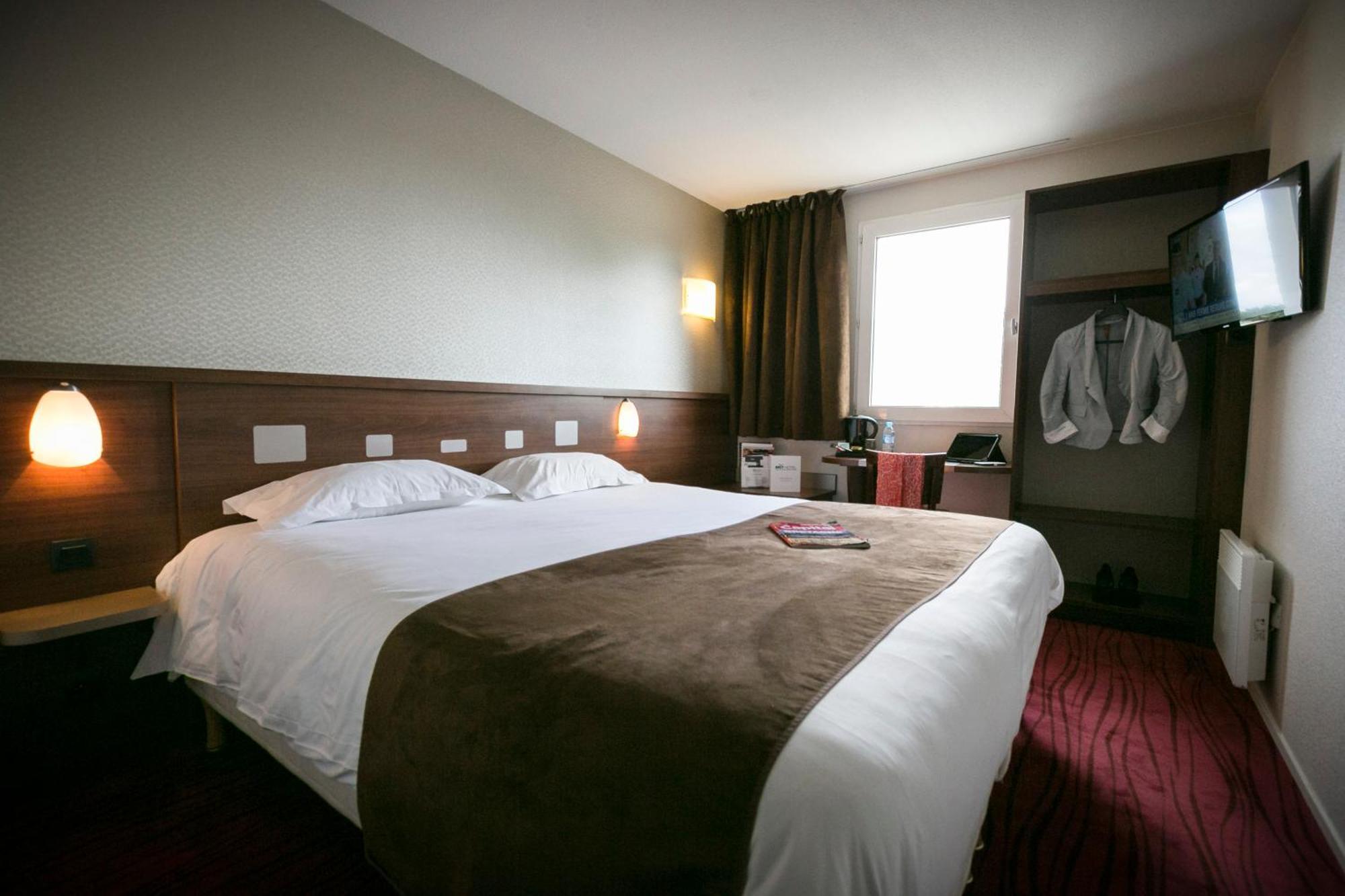 Brit Hotel Rennes Le Castel Exteriör bild