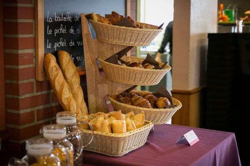 Brit Hotel Rennes Le Castel Restaurang bild