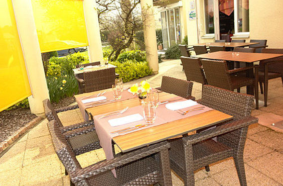 Brit Hotel Rennes Le Castel Exteriör bild